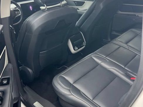 Used 2024 Lincoln Nautilus Premier AWD/4WD image 3