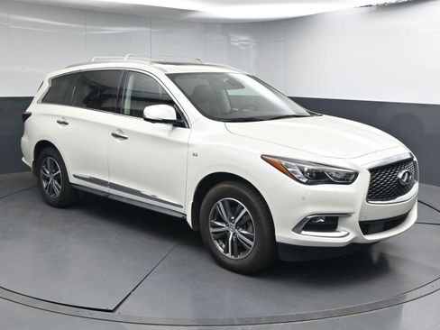Used 2019 INFINITI QX60 Luxe w/ Essential Package FWD image 1