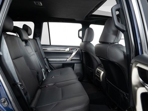 Used 2021 Lexus GX 460 Premium w/ Premium Package image 24