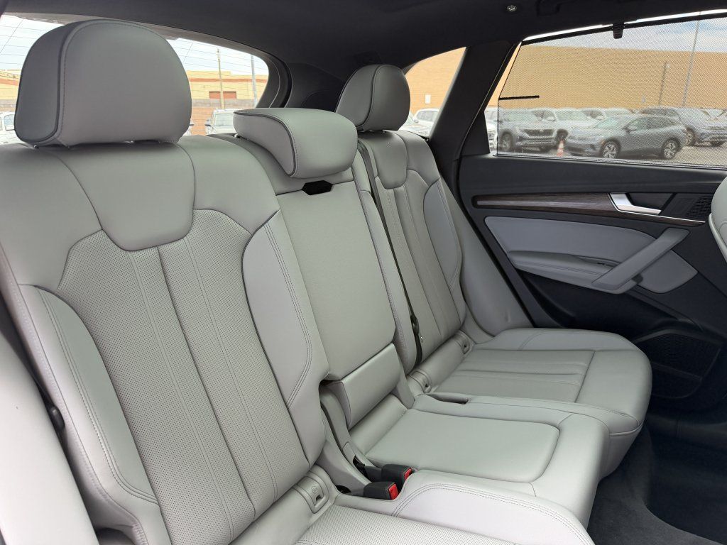 Used 2024 Audi Q5 e Prestige w/ Prestige Package AWD/4WD image 48