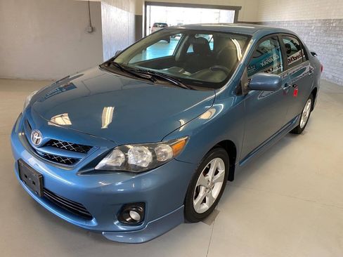 Used 2013 Toyota Corolla S FWD image 3