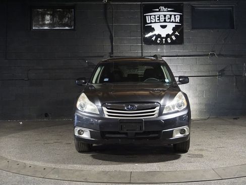 Used 2012 Subaru Outback 2.5i Premium w/ All-Weather Pkg AWD/4WD image 9