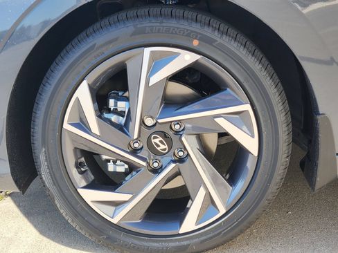 New 2026 Hyundai Elantra Limited FWD image 7