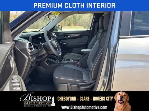 Used 2025 Chevrolet TrailBlazer LT AWD/4WD image 5