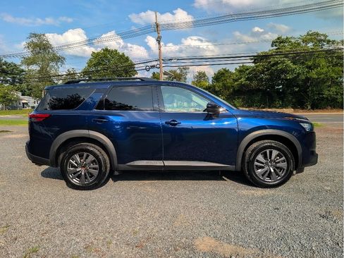 Used 2023 Nissan Pathfinder SV FWD image 5
