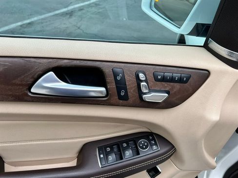 Used 2019 Mercedes-Benz GLE 400 4MATIC w/ Premium 1 Package image 30