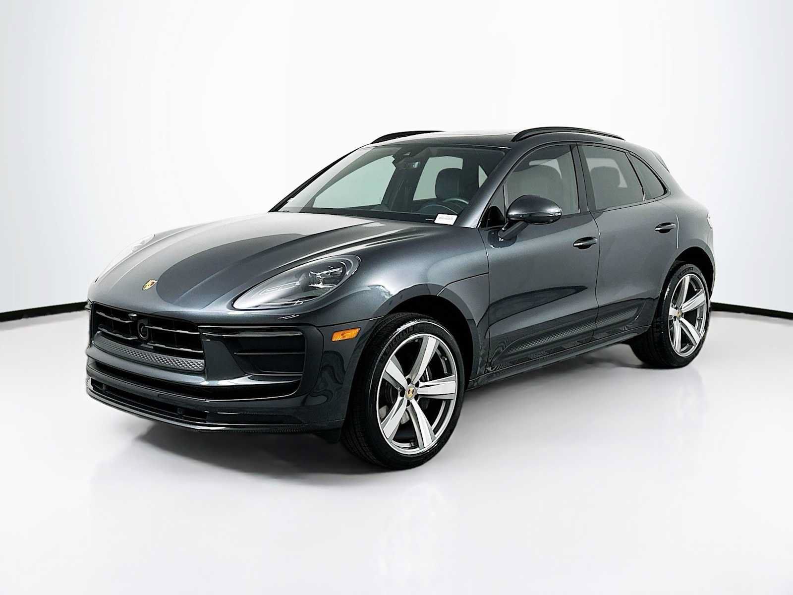 Certified 2026 Porsche Macan AWD/4WD image 1