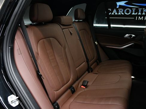 Used 2021 BMW X5 M50i w/ Premium Package image 40