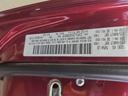 Used 2019 Jeep Cherokee Latitude w/ Cold Weather Group image 33