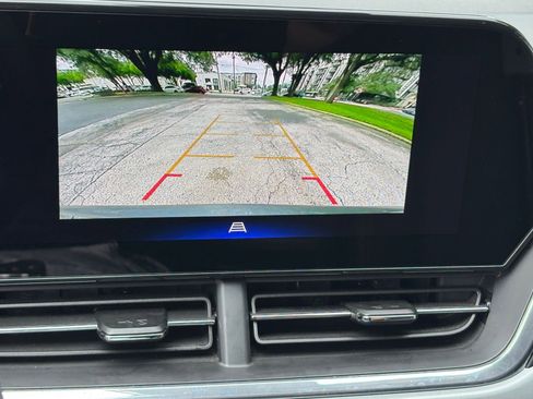 Used 2025 Chevrolet Trax LT FWD image 20