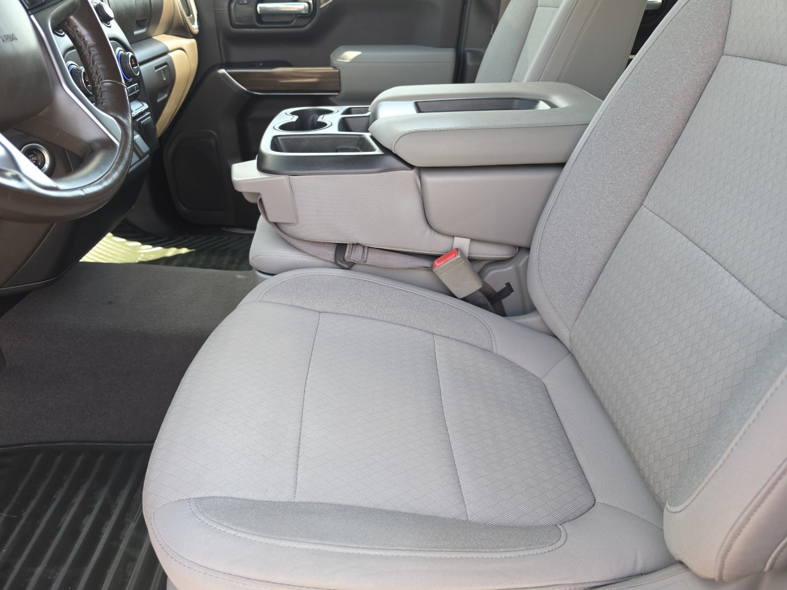 Used 2021 Chevrolet Silverado 1500 LT AWD/4WD image 16