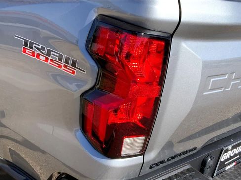 Used 2025 Chevrolet Colorado Trail Boss image 28