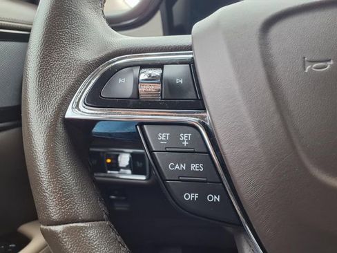 Used 2023 Lincoln Nautilus FWD w/ Premium Package image 10