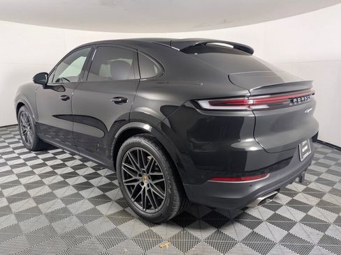 Certified 2025 Porsche Cayenne Coupe image 3