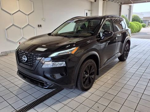 Used 2023 Nissan Rogue SV w/ SV Premium B Package FWD image 4