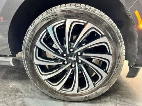 Used 2025 Lincoln Navigator L Black Label AWD/4WD image 27