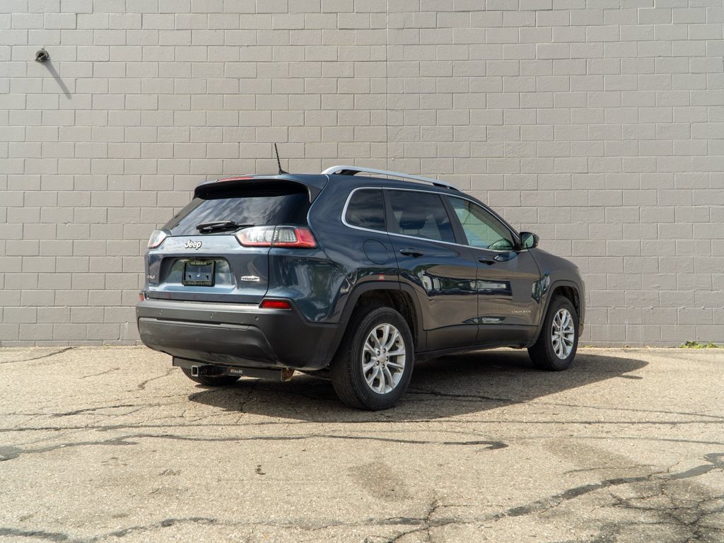 Used 2019 Jeep Cherokee Latitude w/ Cold Weather Group AWD/4WD image 7