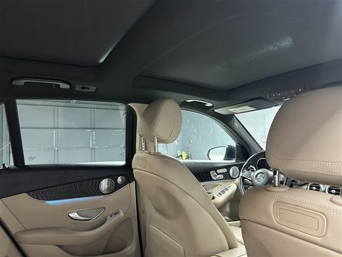 Used 2018 Mercedes-Benz GLC 300 4MATIC image 13