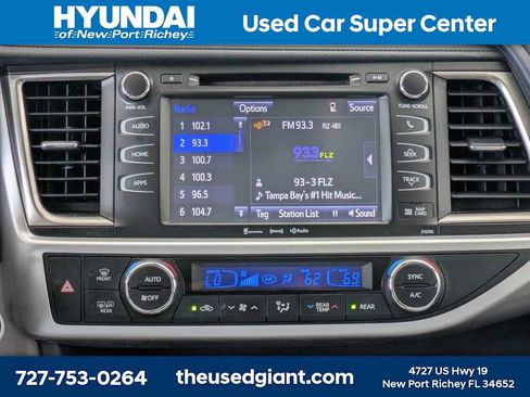 Used 2019 Toyota Highlander XLE AWD/4WD image 22