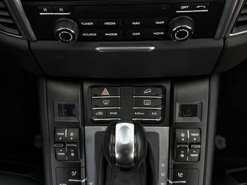 Used 2017 Porsche Macan AWD/4WD image 28