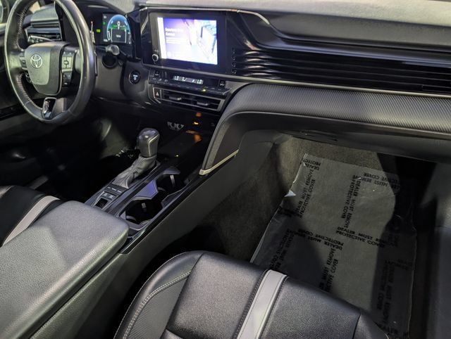 Used 2025 Toyota Camry SE FWD image 31