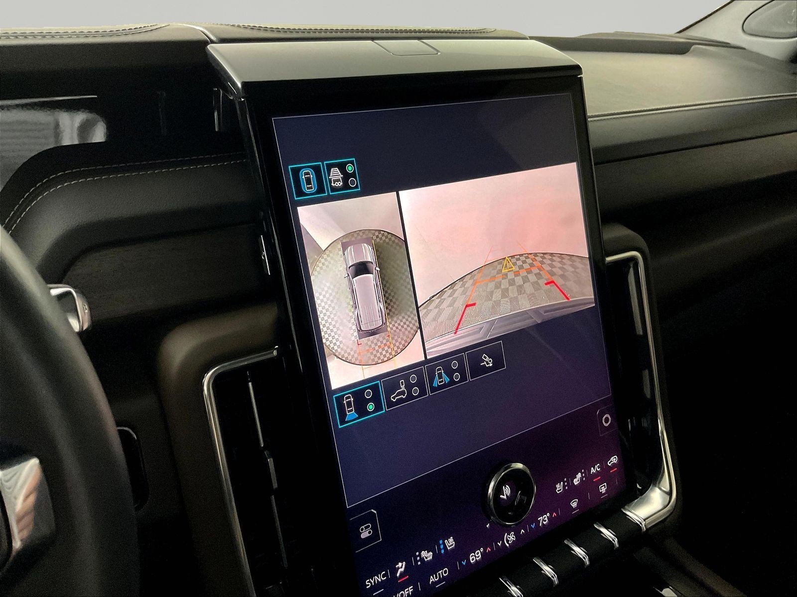 Used 2025 GMC Yukon Denali Ultimate AWD/4WD image 13