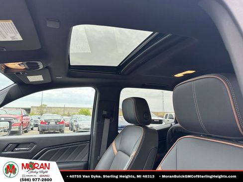 Certified 2024 GMC Canyon AT4 w/ AT4 Premium Package AWD/4WD image 21