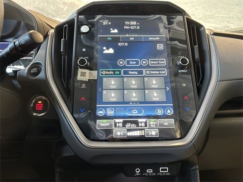 Used 2025 Subaru Crosstrek 2.0i Premium image 17