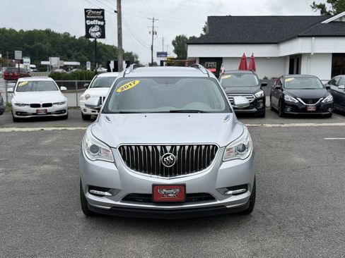Used 2017 Buick Enclave Convenience FWD image 1