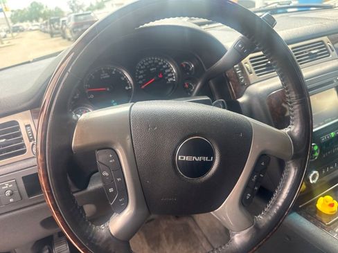 Used 2013 GMC Yukon XL Denali RWD image 21