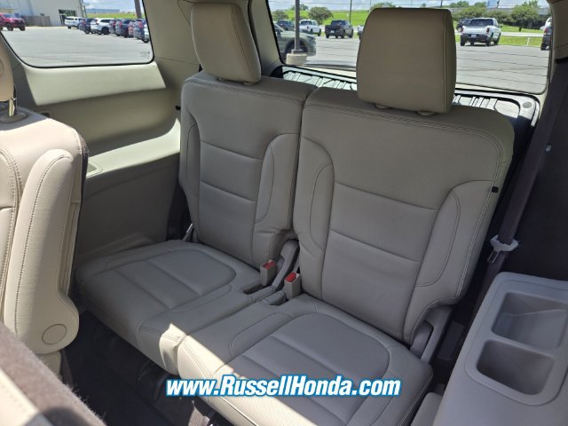 Used 2019 GMC Acadia Denali w/ Technology Package FWD image 9