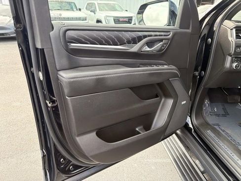 Used 2023 GMC Yukon XL Denali w/ Denali Reserve Package image 17