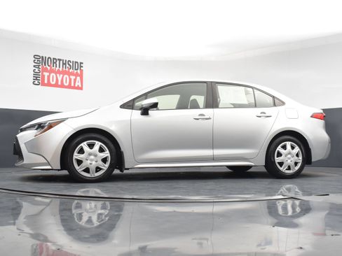Used 2021 Toyota Corolla LE FWD image 24