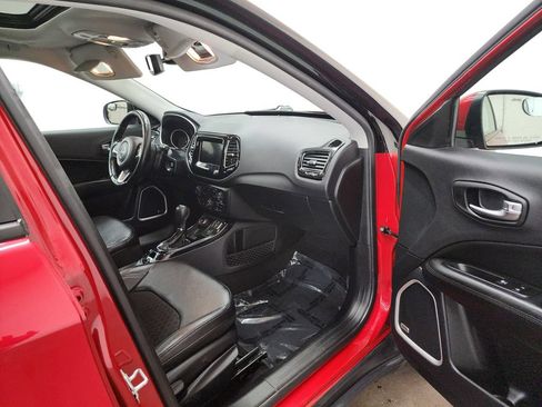 Used 2021 Jeep Compass Latitude w/ Sun and Sound Group AWD/4WD image 32