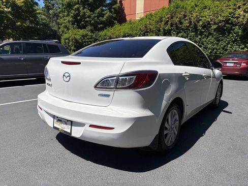 Used 2012 MAZDA MAZDA3 i Grand Touring w/ Tech Pkg FWD image 4