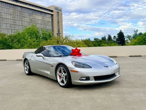 Used 2007 Chevrolet Corvette Coupe w/ Preferred Equipment Group RWD image 59