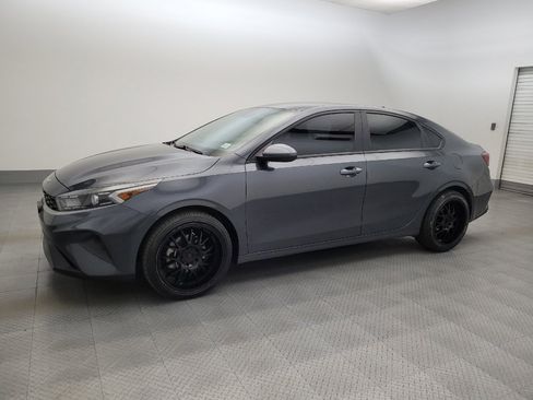 Used 2023 Kia Forte LX FWD image 2
