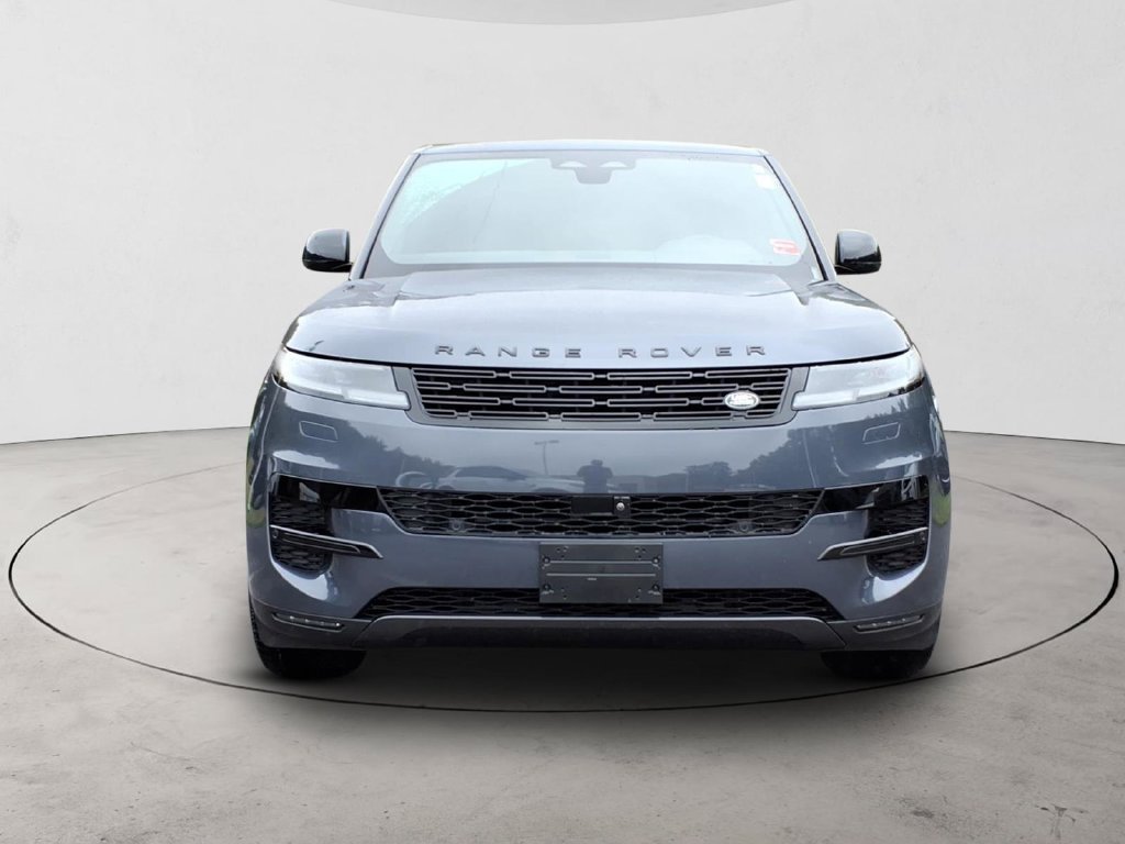 Used 2025 Land Rover Range Rover Sport SE AWD/4WD image 2