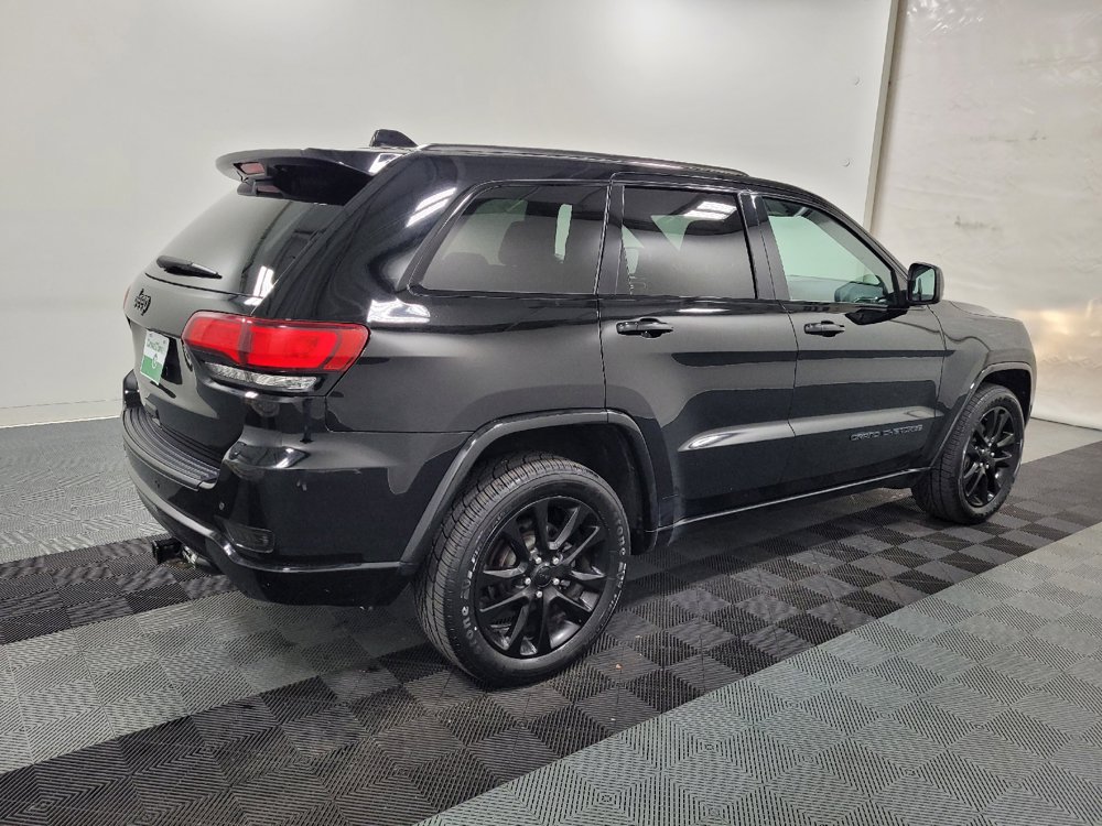 Used 2019 Jeep Grand Cherokee Altitude AWD/4WD image 10