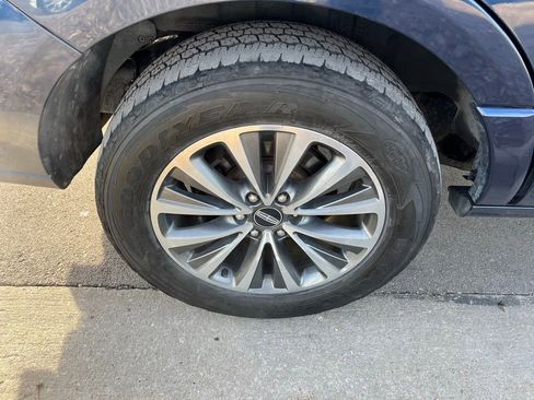 Used 2015 Lincoln Navigator 4WD image 10