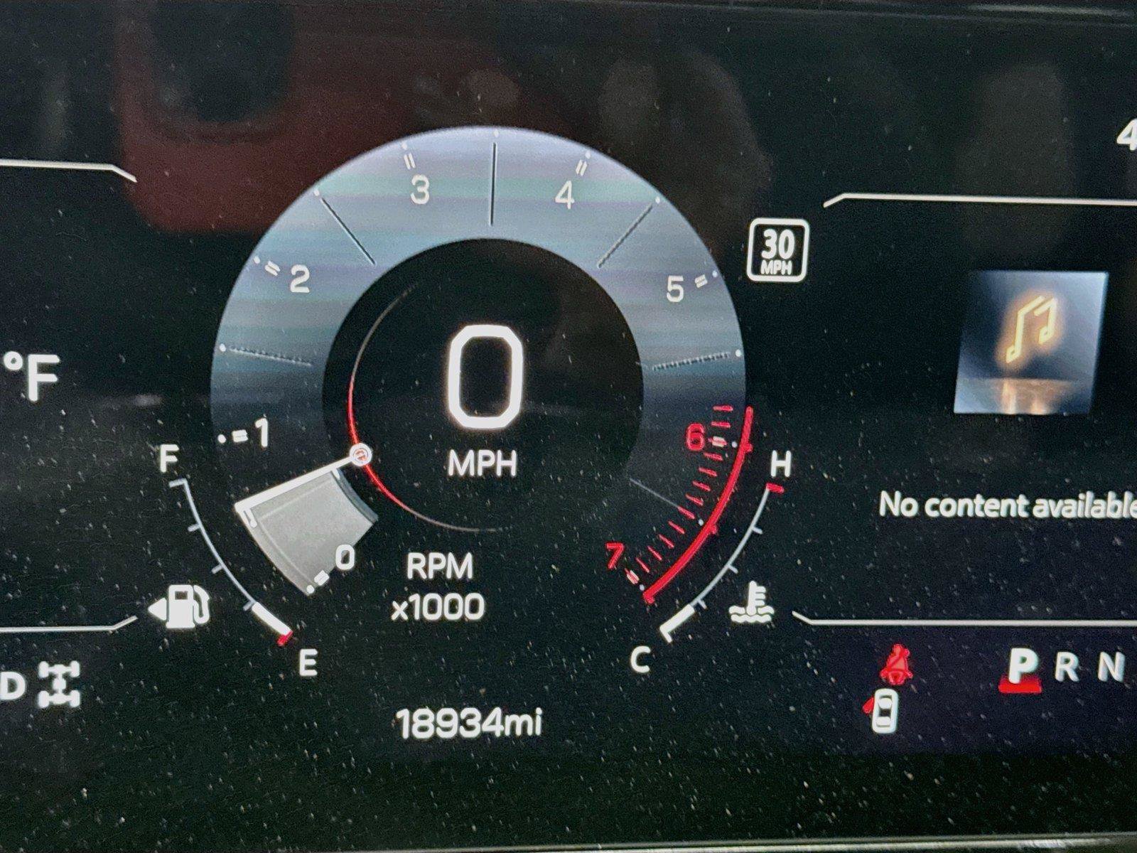 Used 2025 GMC Yukon Denali w/ Advanced Technology Package AWD/4WD image 3
