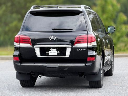 Used 2015 Lexus LX 570 4WD w/ Luxury Package image 12