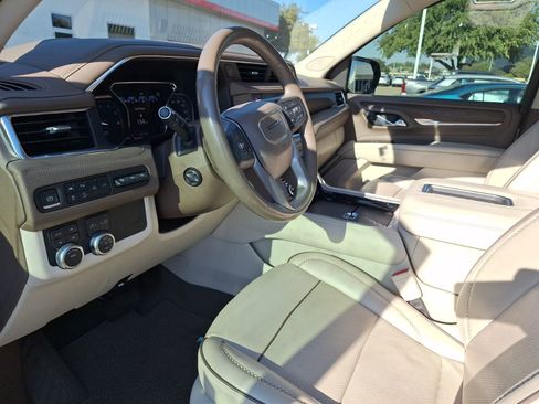 Used 2021 GMC Yukon Denali w/ Denali Premium Package image 17