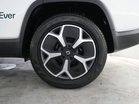 Used 2023 Rivian R1S Adventure AWD/4WD image 9