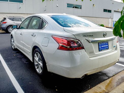 Used 2013 Nissan Altima 2.5 SL w/ 2.5 Moonroof Pkg FWD image 7