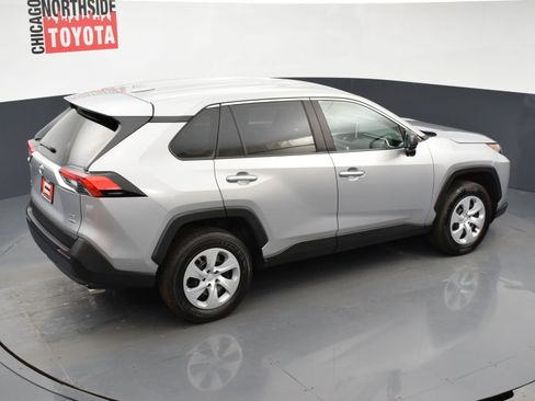 Used 2024 Toyota RAV4 LE AWD/4WD image 19