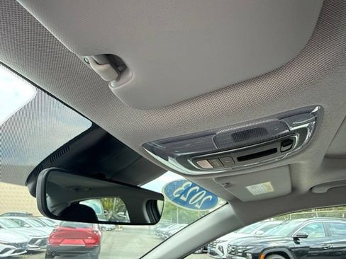 Used 2023 Hyundai Elantra Limited FWD image 40