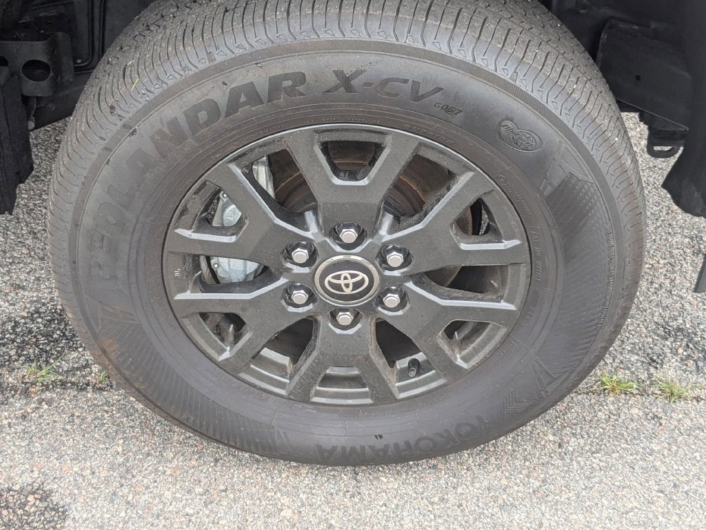 Used 2025 Toyota 4Runner SR5 AWD/4WD image 13