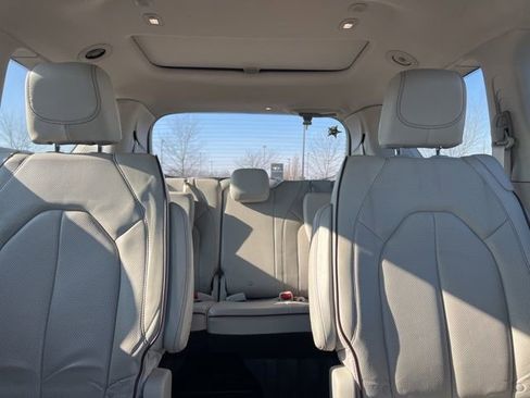 Used 2019 Chrysler Pacifica Limited w/ Tire & Wheel Group image 32