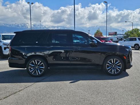 Used 2021 Cadillac Escalade Sport w/ Driver Assist Tech Package AWD/4WD image 2